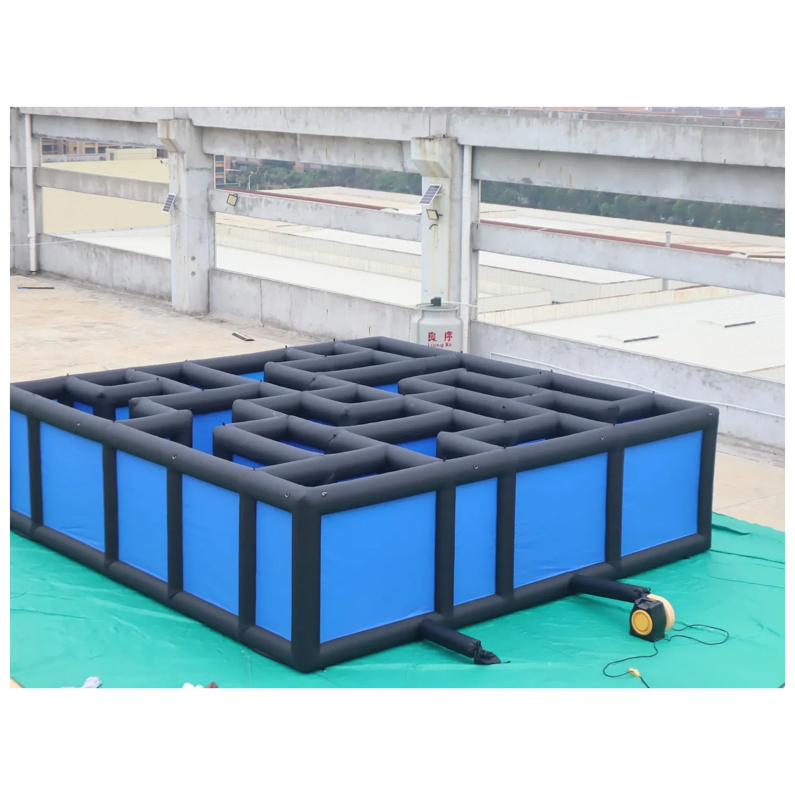 Large Black Blue Open Inflatab - Kids Outdoor Venues recension och pris